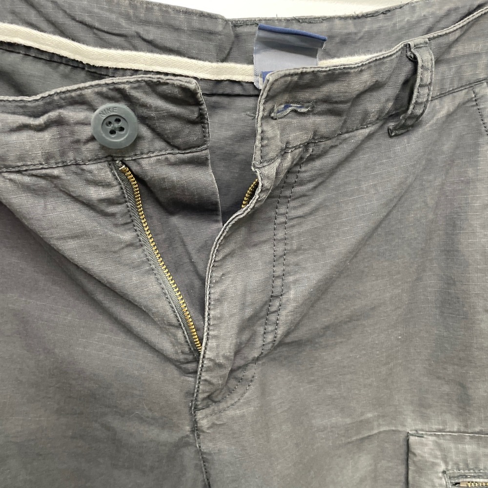 Y2K Nike Cargo Shorts Men 34 Gray Swoosh Baggy Grunge Outdoor Utility Hike Trail - Picture 5 of 16